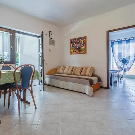 2 Bedroom Beautiful Apartment In Savudrija Exterior photo