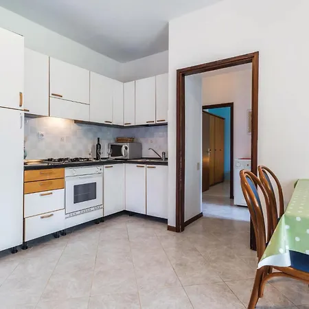 2 Bedroom Beautiful Apartment In Savudrija Exterior photo
