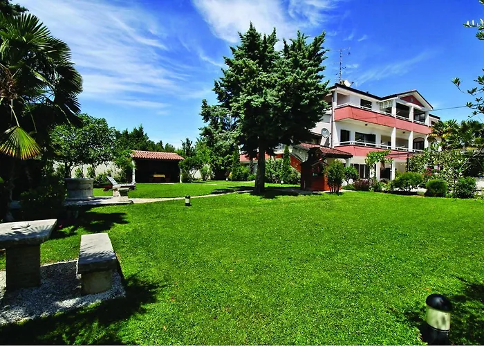 2 Bedroom Beautiful Apartment In Savudrija