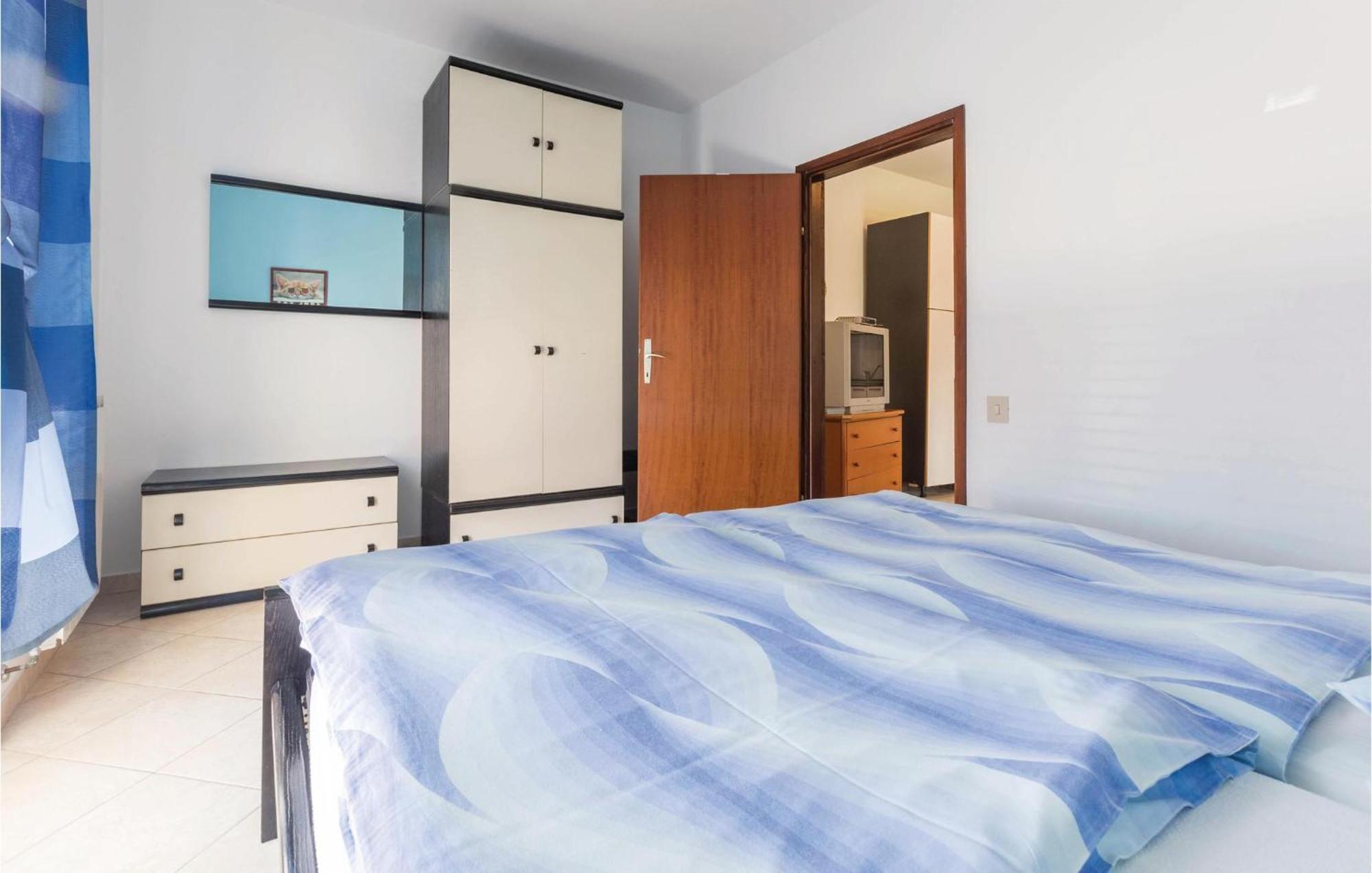 2 Bedroom Beautiful Apartment In Savudrija