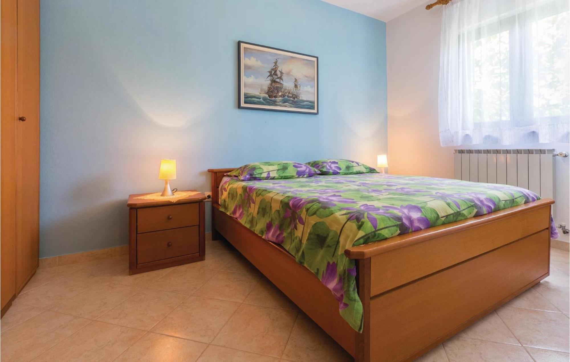 Apartment 2 Bedroom Beautiful Apartment In Savudrija *